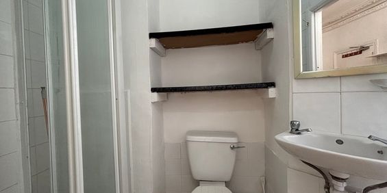 Studio Flat, Buckingham Road, NW10 - Photo 3