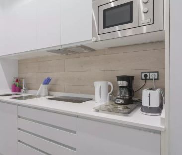 2-bedroom apartment for rent in Universidad, Madrid - Photo 3