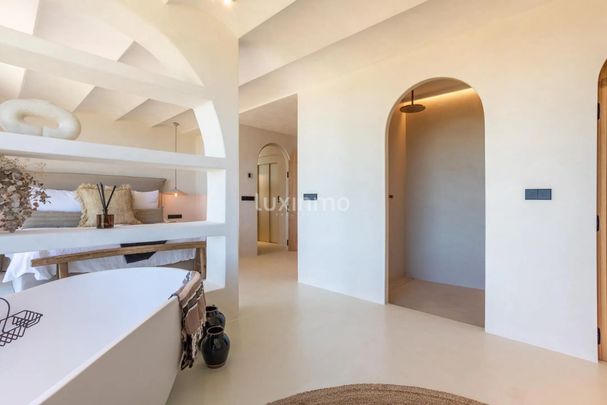 Impressive villa for rent with panoramic sea views in Jávea - Photo 1