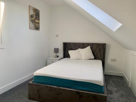 1 bedroom in a house share to rent - Photo 2