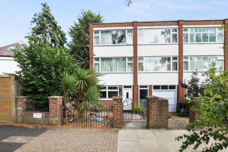 4 bedroom townhouse to rent - Photo 2