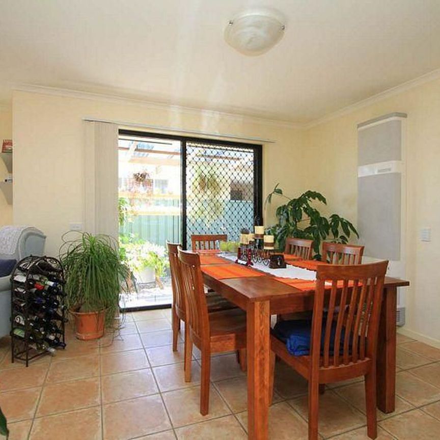 1/22 Mulqueeny Street, Wodonga VIC 3690 - Townhouse For Rent | Domain - Photo 1
