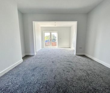 3 bedroom House To Let Total Size: 1002 SQ FT - Photo 3