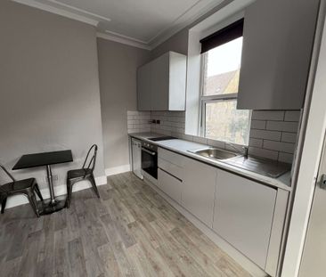 Flat 5, 2 Harcourt Road - Photo 2