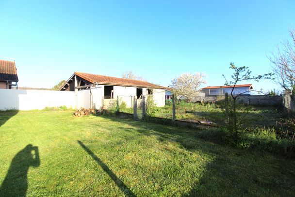 MAISON VIC EN BIGORRE - Photo 1