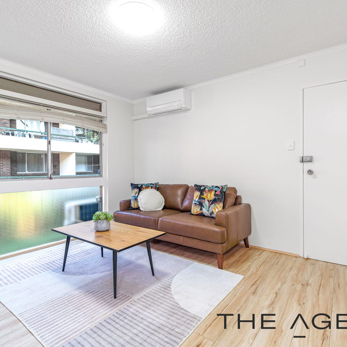 Tastefully Renovated, Sun-Kissed, Designer Two Bedroom, One Bathroom Plus A Large LUG Oasis In A Prime Location, Moments To Cafes, Shops And Station - Photo 1