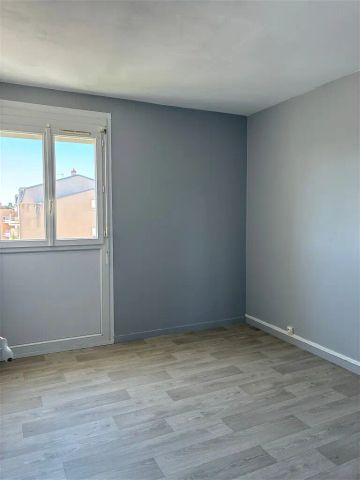 Location appartement 5 pièces - 88m² à Chateauroux (36000) - Photo 4