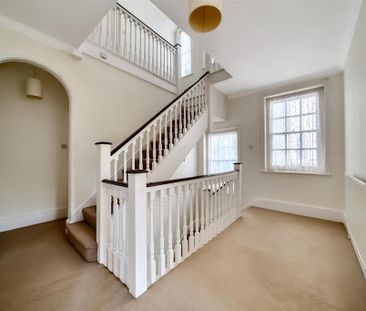 6 bedroom semi-detached house to rent - Photo 2