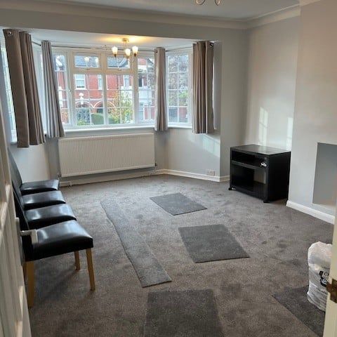 2 Bed Flat, Twyford Court, W3 - Photo 1