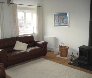 3 bedroom semi-detached house to rent - Photo 4