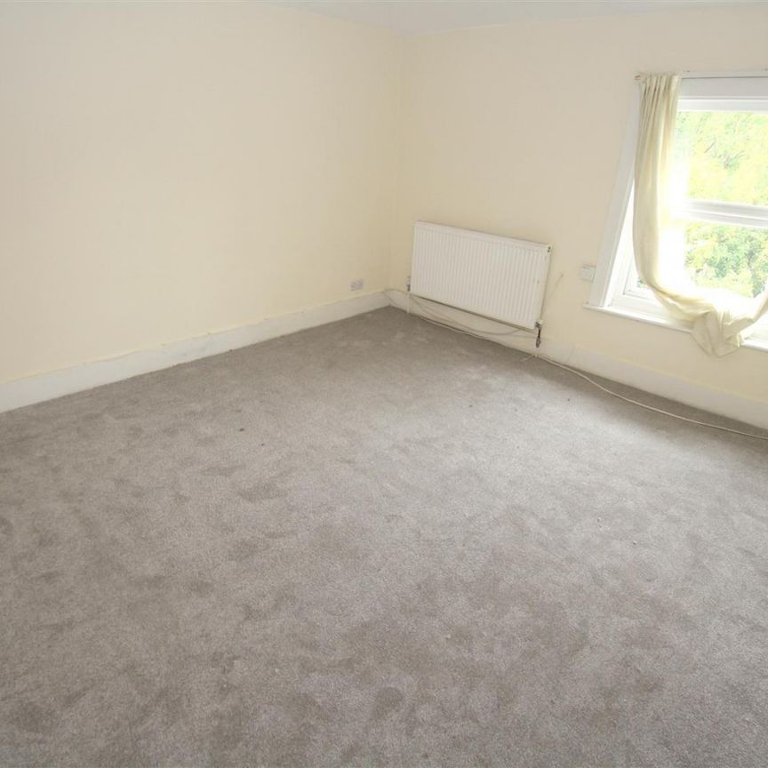 Top Floor Flat, Buckland Hill, Maidstone, Kent - Photo 1