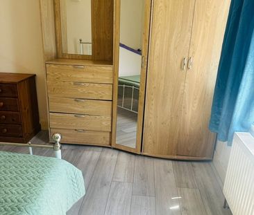 Room in a Shared House, Eastern Avenue, IG4 - Photo 6