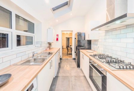 5 bedroom terraced house to rent - Photo 2