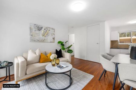 MGM MARTIN - TOP FLOOR TWO BEDROOM APARTMENT WITH LOCK-UP GARAGE - Photo 2