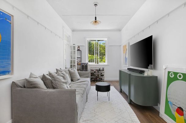 Recreated Art Deco Apartment - The One You have Been Waiting For - Photo 1