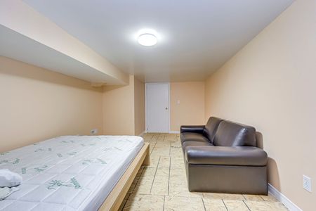 For Lease - 5188 Maple Street, Niagara Falls, Ontario - Photo 5