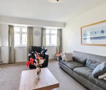 Newminster Court, The Ridgeway, Enfield, EN2 - Photo 4