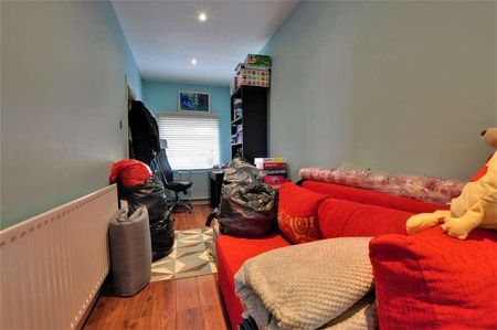 Shortwood Avenue, Staines-upon-thames, Surrey, TW18 - Photo 5