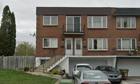 Spacieux appartement de 3 chambres sur deux niveaux, situé au rez-de-chaussée d’un duplex à Pierrefonds. - Photo 3