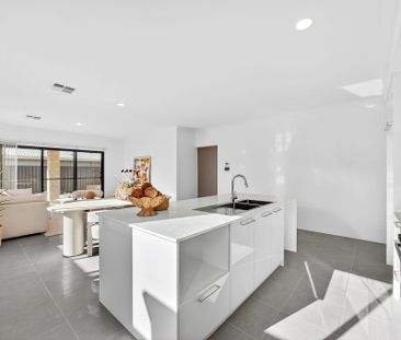 3 Impact Grove, Yanchep WA 6035 - House For Rent | Domain - Photo 6