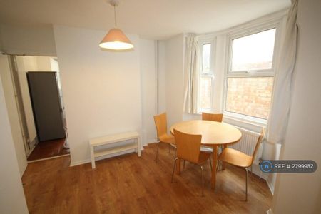 3 bedroom terraced house to rent - Photo 2
