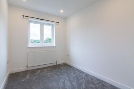 3 bedroom semi-detached house to rent - Photo 3