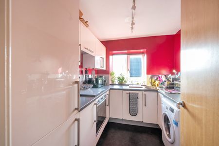 2 bedroom apartment to rent - Photo 2