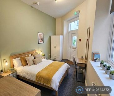 1 bedroom in a house share to rent - Photo 2