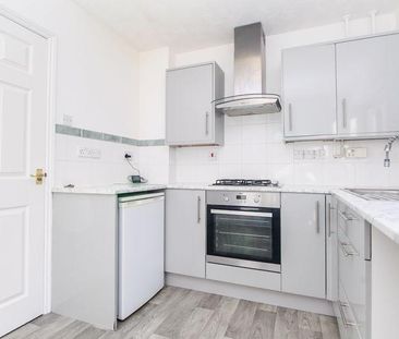 2 bedroom semi-detached house to rent - Photo 5