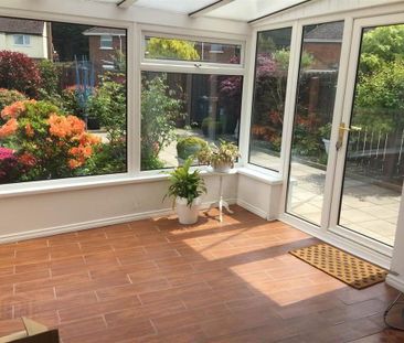 25 Killeaton Gardens, Dunmurry, Belfast, BT17 9HF - Photo 2