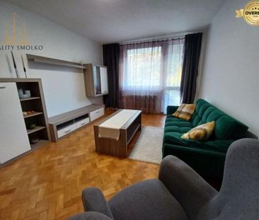 PRENAJÓM 2-izbový zariadený tehlový byt s loggiou po rekonštrukcii na – Fotografia 1