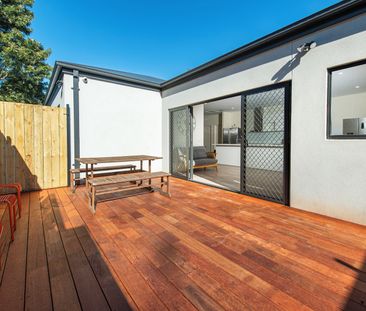 BRAND NEW SHAREHOUSE HOUSE - ALL BILLS INCLUDED - Photo 5