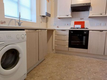 3 bedroom terraced house to rent - Photo 5