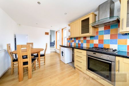 St Georges Terrace, Newcastle Upon Tyne - Photo 3