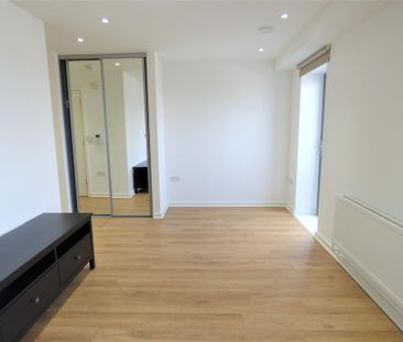 Studio to rent - Photo 6