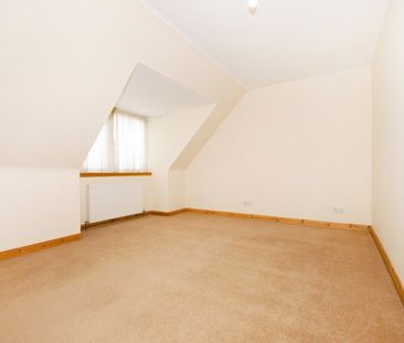 4 bedroom detached house to rent - Photo 4