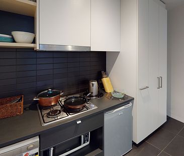 North Melbourne | Student Living on Villiers | 1 Bedroom Large - Photo 1