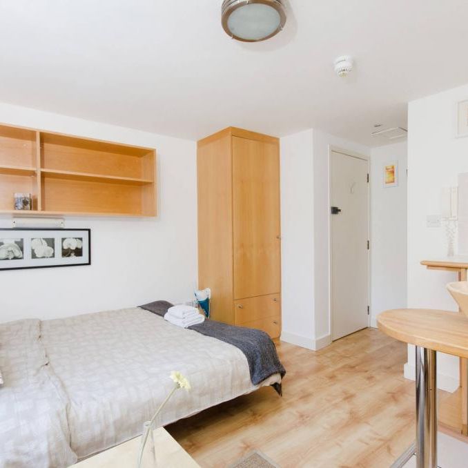 Flat 41 West Cromwell Road, Earls Court SW5 9QL - Photo 1