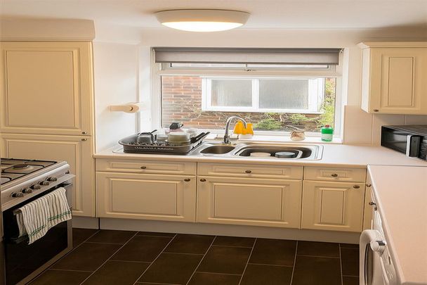 Hastings Road, Worthing - Photo 1