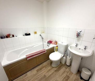 4 bedroom detached house to rent - Photo 6