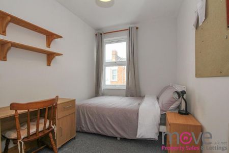 5 bedroom terraced house to rent - Photo 5