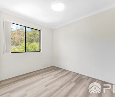 Brand-New Timber Flooring, Three-Bedroom Apartment Plus Study, Walk... - Photo 1