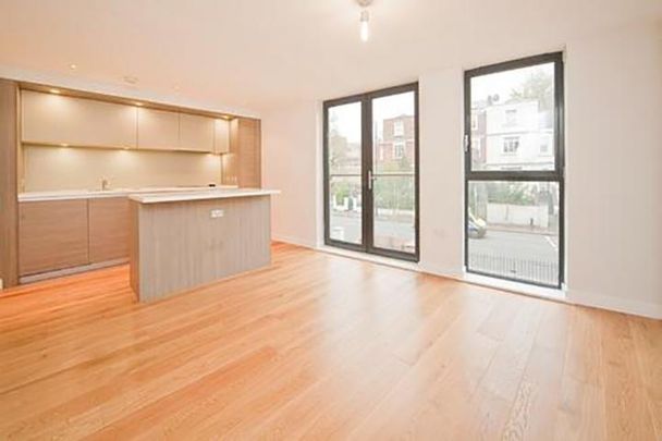 Modern 1 bedroom property in a modern development located close to Tufnell park - Photo 1