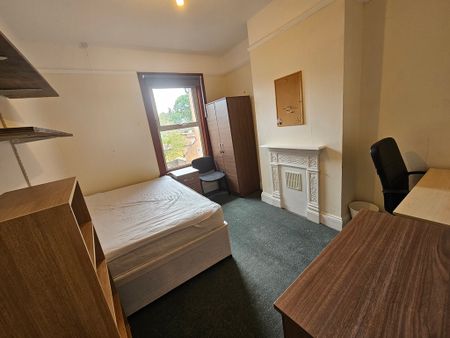 4 Bed Student Accommodation - Photo 4