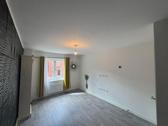 5 bedroom House To Let Total Size: 1615 SQ FT - Photo 1