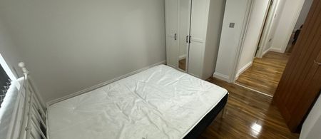 Flat 2, 104 Connaught Road, Roath, Cardiff, CF24 3PY - Photo 3