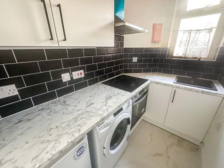 1 bedroom flat to rent - Photo 5