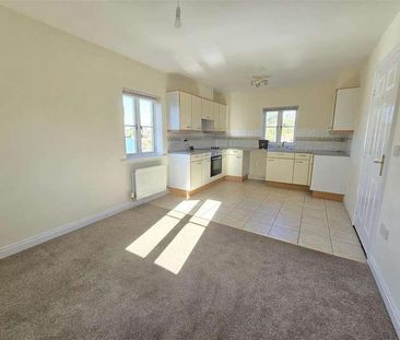 Tff Field Close, Sturminster Newton, DT10 - Photo 1