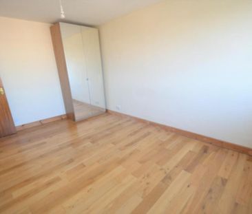 3 bedroom flat to rent - Photo 3