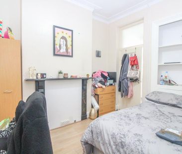 5 bedroom terraced house to rent - Photo 4